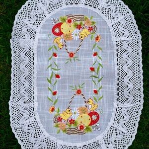 Ukrainian machine-embroidered Easter Basket Cover, Rushnyk Ukraine, US 45*60 cm